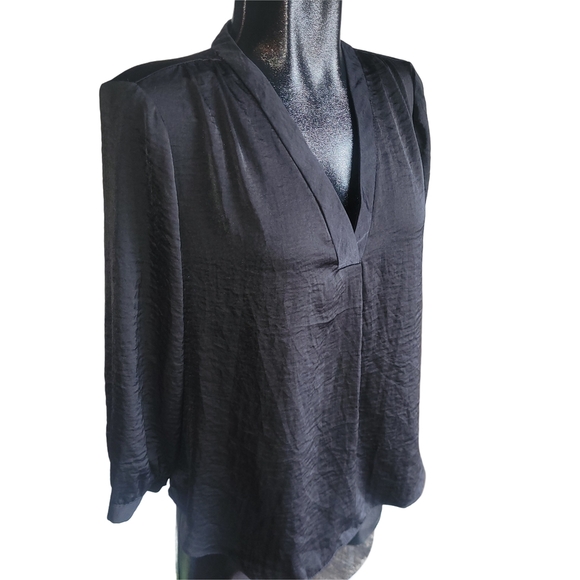 Vince Camuto Black V Neck Long Sleeve Top M - Picture 2 of 6